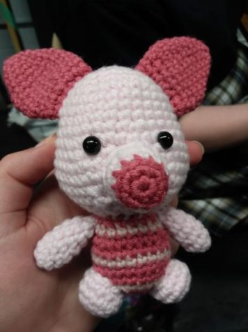 A small Piglet toy from Winnie the Pooh, entirely crocheted.